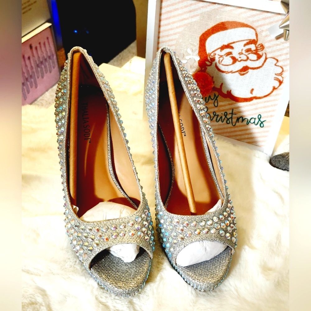 Thalia Sodi "Landon" silver lurex Stilettos NWB sz. 8M